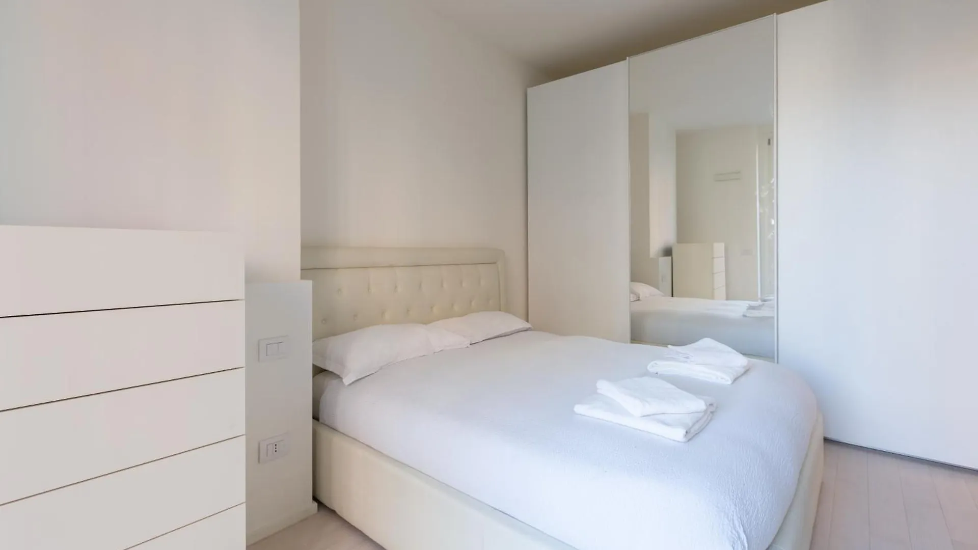 Bullona Elegant Apartment Milano
