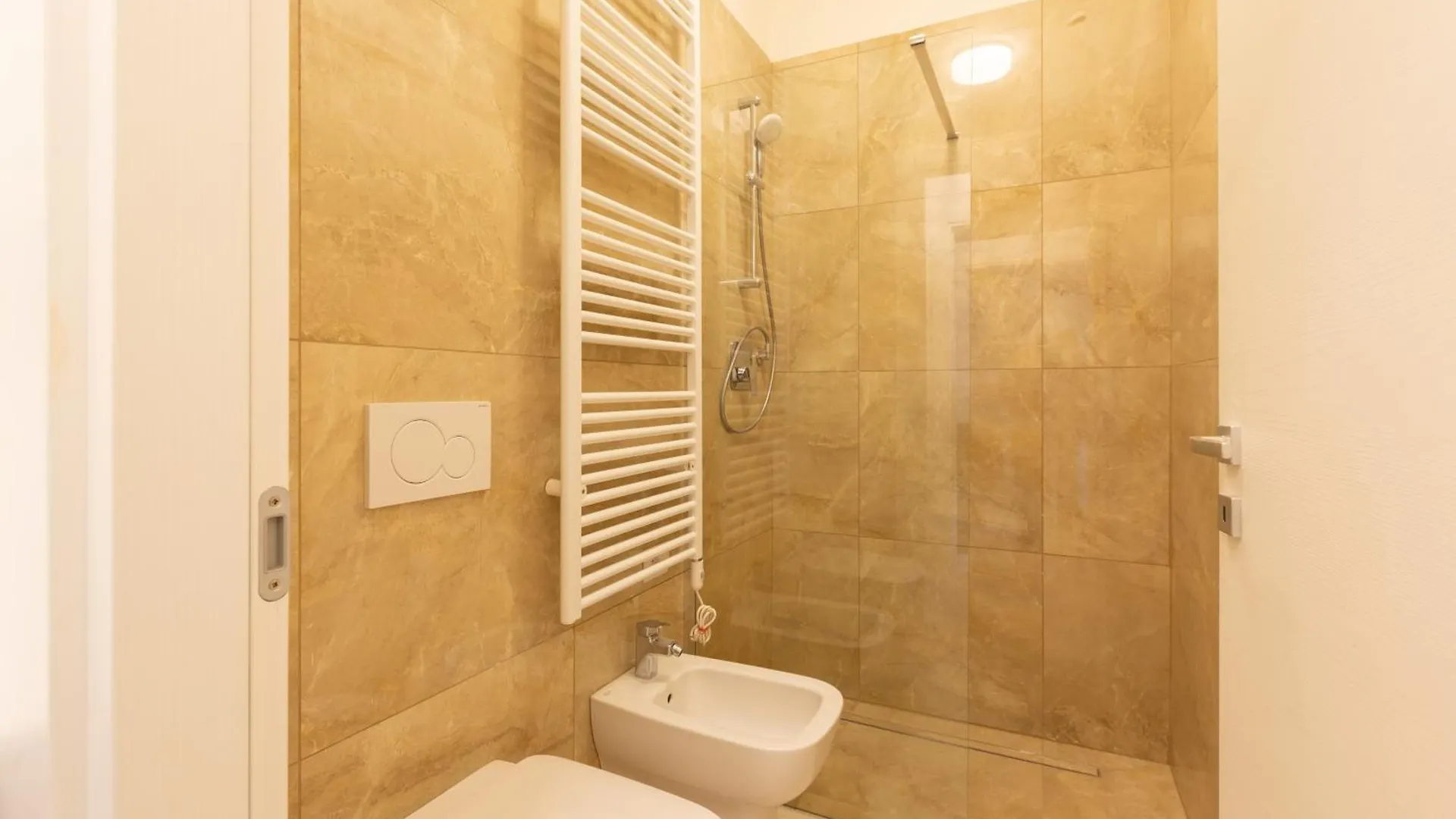 Bullona Elegant Apartment Milano